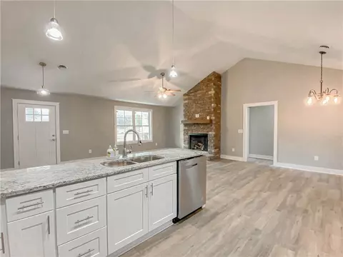 103 Tulip Dr, Walhalla, SC 29691 photo 12