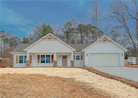 103 Tulip Dr, Walhalla, SC 29691 photo 1