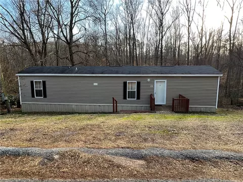 161 Ponderosa Rd, Pickens, SC 29671