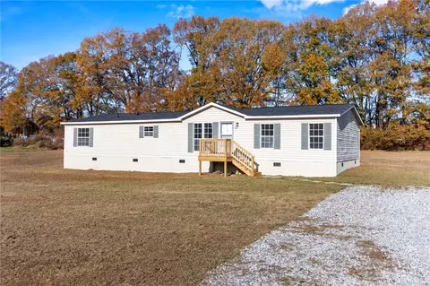 206 Jalan Dr, Williamston, SC 29697 photo 1