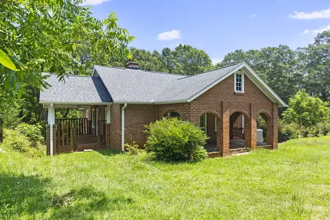 1402 E Main St, Westminster, SC 29693