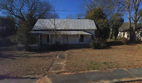 208 Pine St, Seneca, SC 29678 photo 1