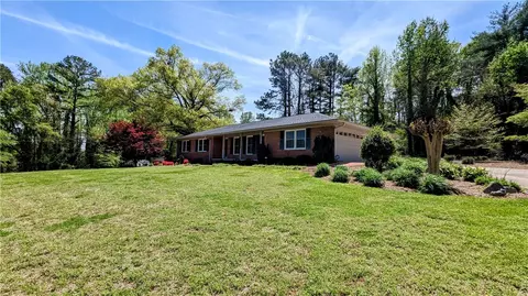 103 Lakeside Dr, Walhalla, SC 29691 photo 2
