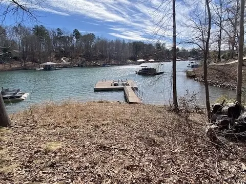 53 Mainsail Dr, Salem, SC 29676