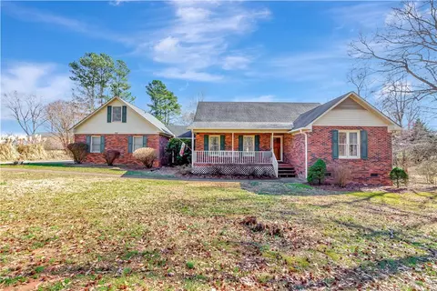 552 Norman Dr, Easley, SC 29640 photo 1