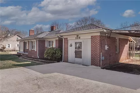 108 Esther St, Easley, SC 29640 photo 3