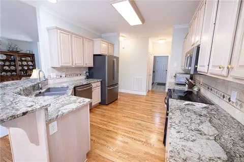 418 E Waterside Dr, Seneca, SC 29672 photo 13
