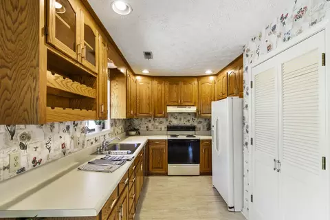 1315 Juniper Ct, Seneca, SC 29672 photo 8