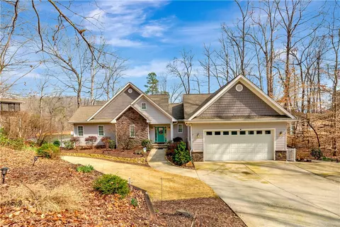 203 Riverlake Rd, Fair Play, SC 29643