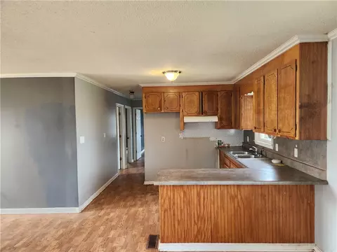 101 Carson Dr, Starr, SC 29684 photo 5