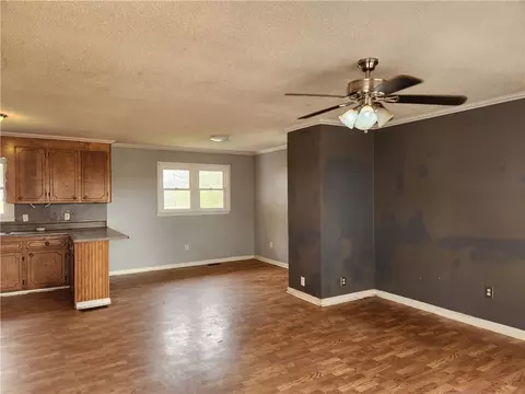 101 Carson Dr, Starr, SC 29684 photo 10