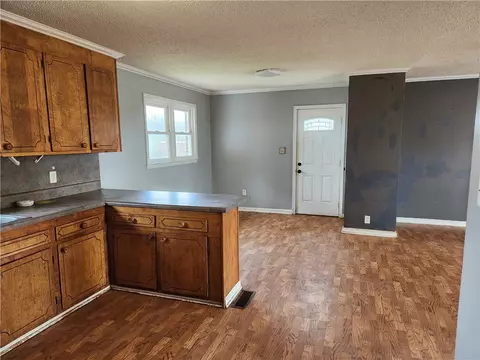 101 Carson Dr, Starr, SC 29684 photo 4