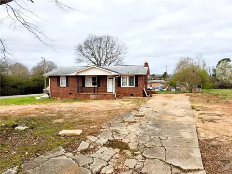 101 Carson Dr, Starr, SC 29684 photo 1
