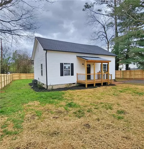 7 E Fourth St, Williamston, SC 29697 photo 1
