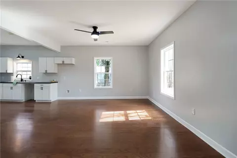 7 E Fourth St, Williamston, SC 29697 photo 4