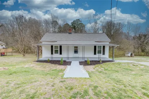 207 Aiken St, Central, SC 29630 photo 1