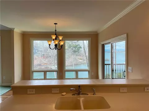 228 S Summit Dr, Seneca, SC 29672 photo 9