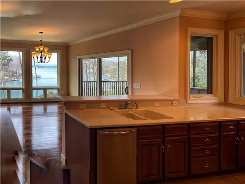 228 S Summit Dr, Seneca, SC 29672 photo 10