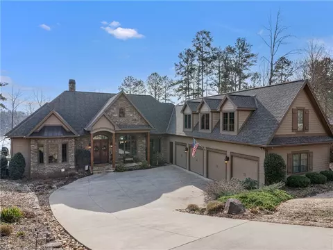 420 E Waterside Dr, Seneca, SC 29672 photo 2