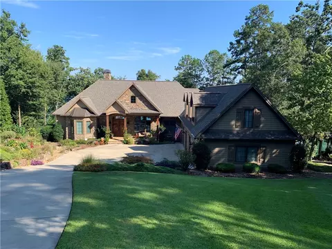 420 E Waterside Dr, Seneca, SC 29672 photo 1