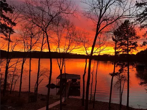 420 E Waterside Dr, Seneca, SC 29672 photo 3