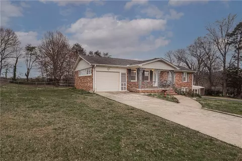 301 Sunset Dr, Easley, SC 29640 photo 2