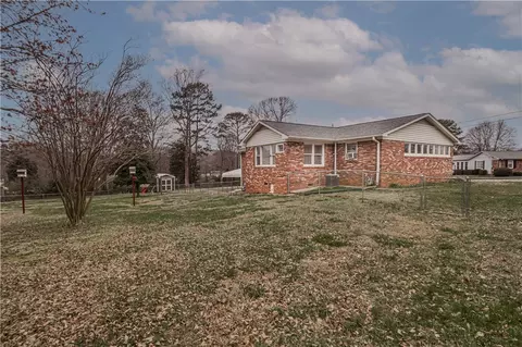 301 Sunset Dr, Easley, SC 29640 photo 5