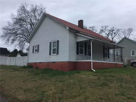 310 E Wesley St, Walhalla, SC 29691 photo 1