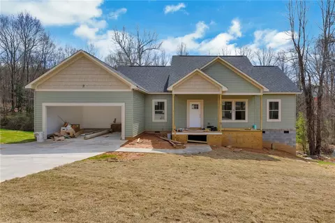 1353 Campbell Rd, Williamston, SC 29697