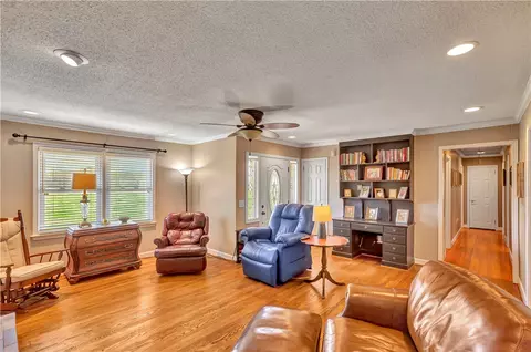 1410 Crestview Rd, Anderson, SC 29621 photo 4