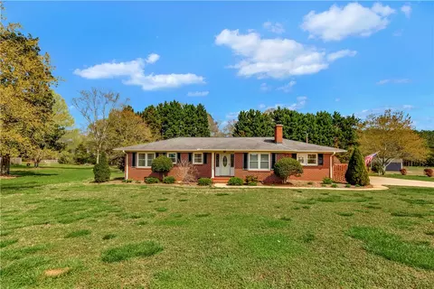 1410 Crestview Rd, Anderson, SC 29621 photo 1