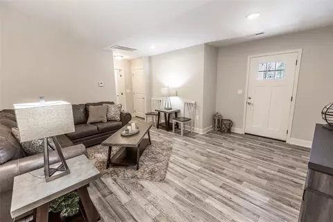 706 Hampton St, Iva, SC 29655 photo 9