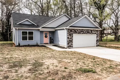 706 Hampton St, Iva, SC 29655 photo 3