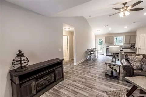 706 Hampton St, Iva, SC 29655 photo 8