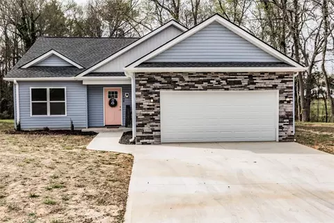 706 Hampton St, Iva, SC 29655 photo 1