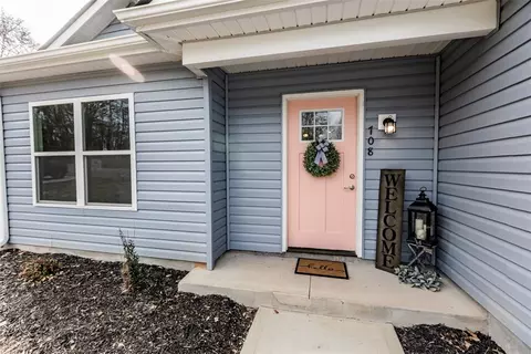 706 Hampton St, Iva, SC 29655 photo 2