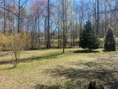 236 Krabbe Ln, Seneca, SC 29678 photo 3