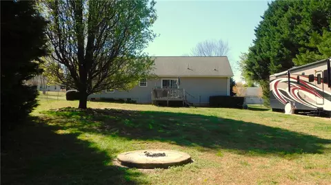 102 Viking Dr, Greer, SC 29651 photo 40