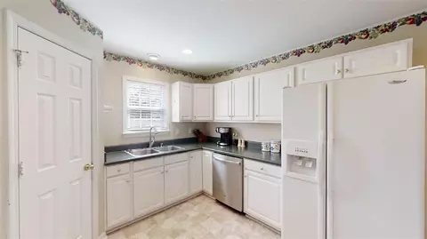 102 Viking Dr, Greer, SC 29651 photo 17