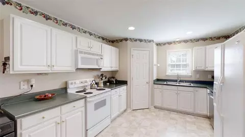 102 Viking Dr, Greer, SC 29651 photo 16