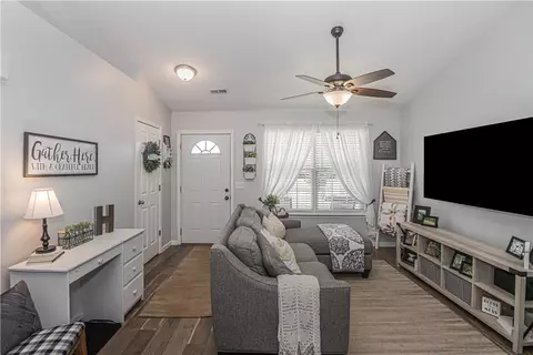 112 Crest Ln, Easley, SC 29640 photo 9