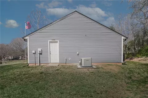 112 Crest Ln, Easley, SC 29640 photo 8