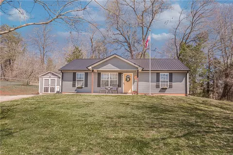 112 Crest Ln, Easley, SC 29640 photo 1