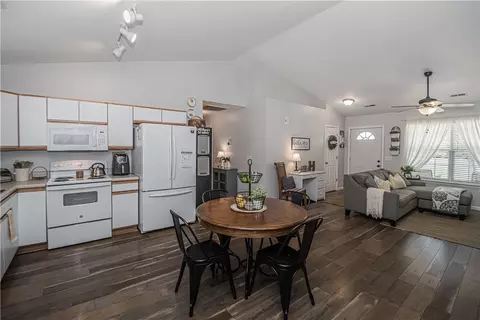 112 Crest Ln, Easley, SC 29640 photo 17