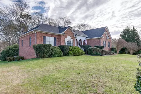 202 Waterfront Dr, Williamston, SC 29697 photo 3
