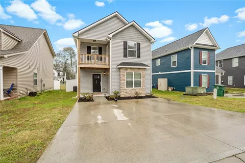 103 Stonebriar Ct, Williamston, SC 29697