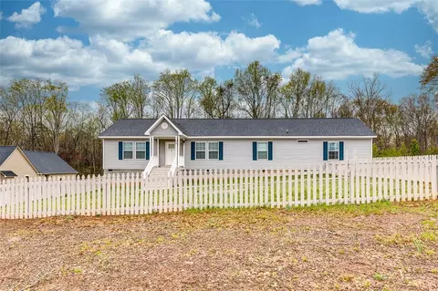 218 Hogg Rd, Williamston, SC 29697