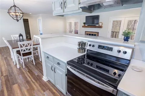 32 Commodore Dr, Salem, SC 29676 photo 9