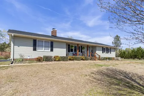 200 Evans Dr, Central, SC 29630 photo 1