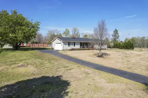 200 Evans Dr, Central, SC 29630 photo 3